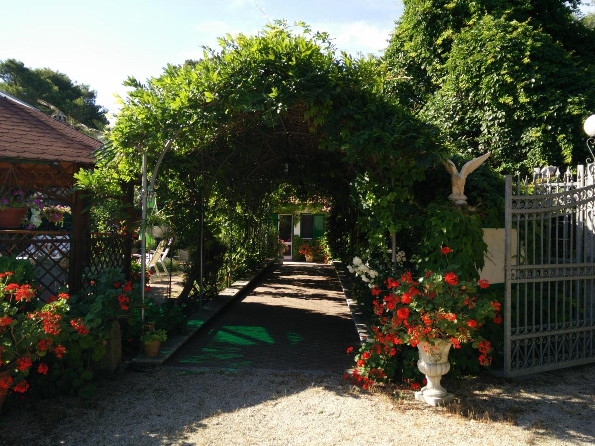 Santa Caterina  Residenza Villa I Nidi المظهر الخارجي الصورة